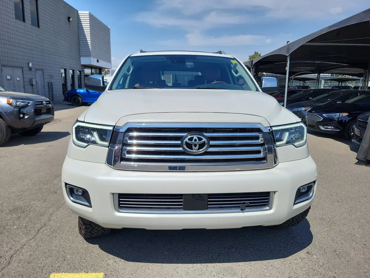Toyota Sequoia снимка Toyota Sequoia