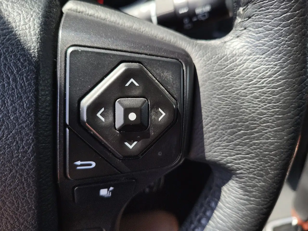 Toyota Sequoia снимка Toyota Sequoia