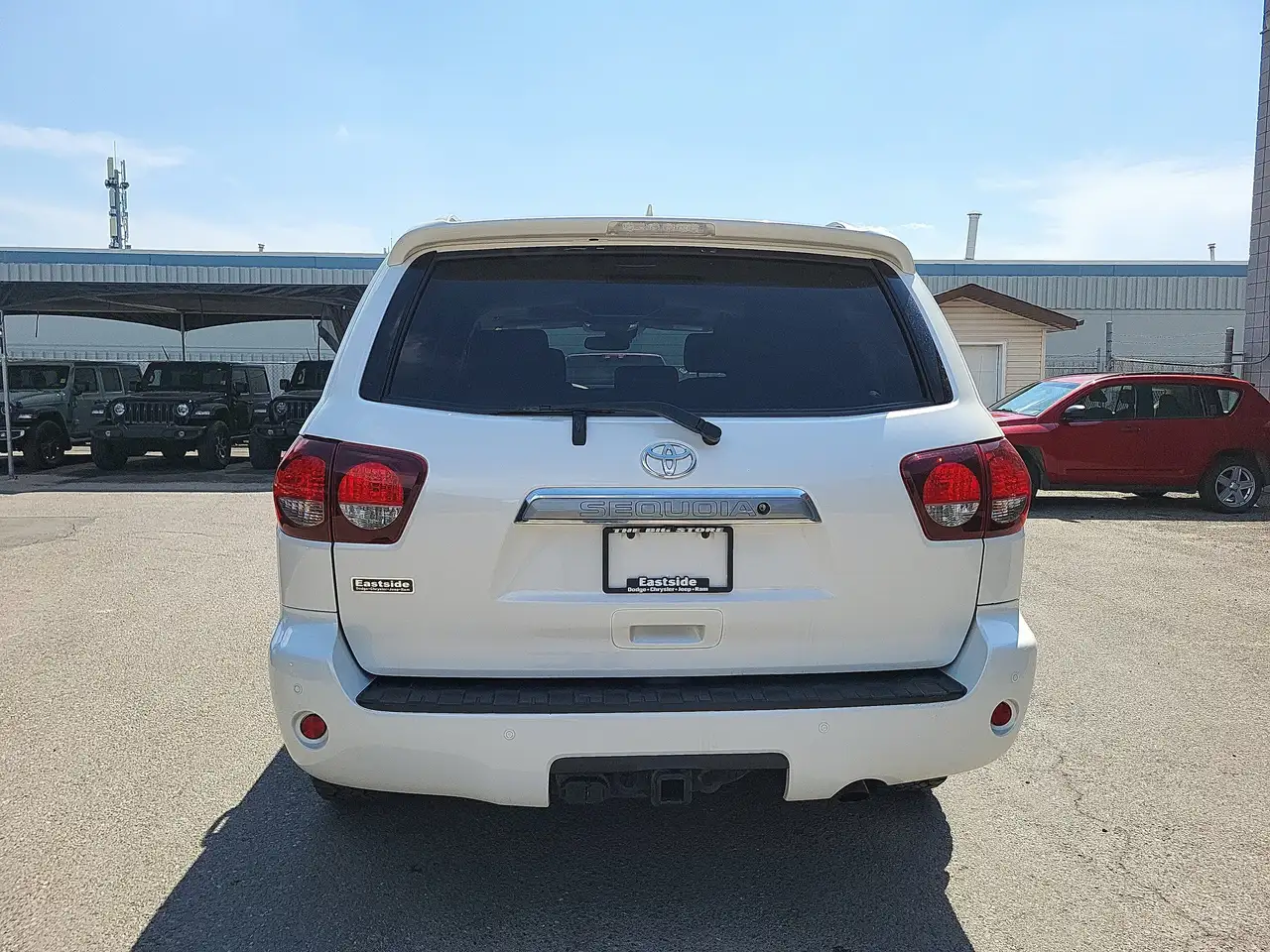 Toyota Sequoia снимка Toyota Sequoia
