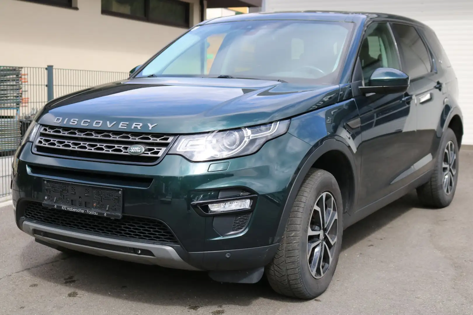 Land Rover Discovery Sport 2,0 TD4 4WD SE Aut. Grün - 2