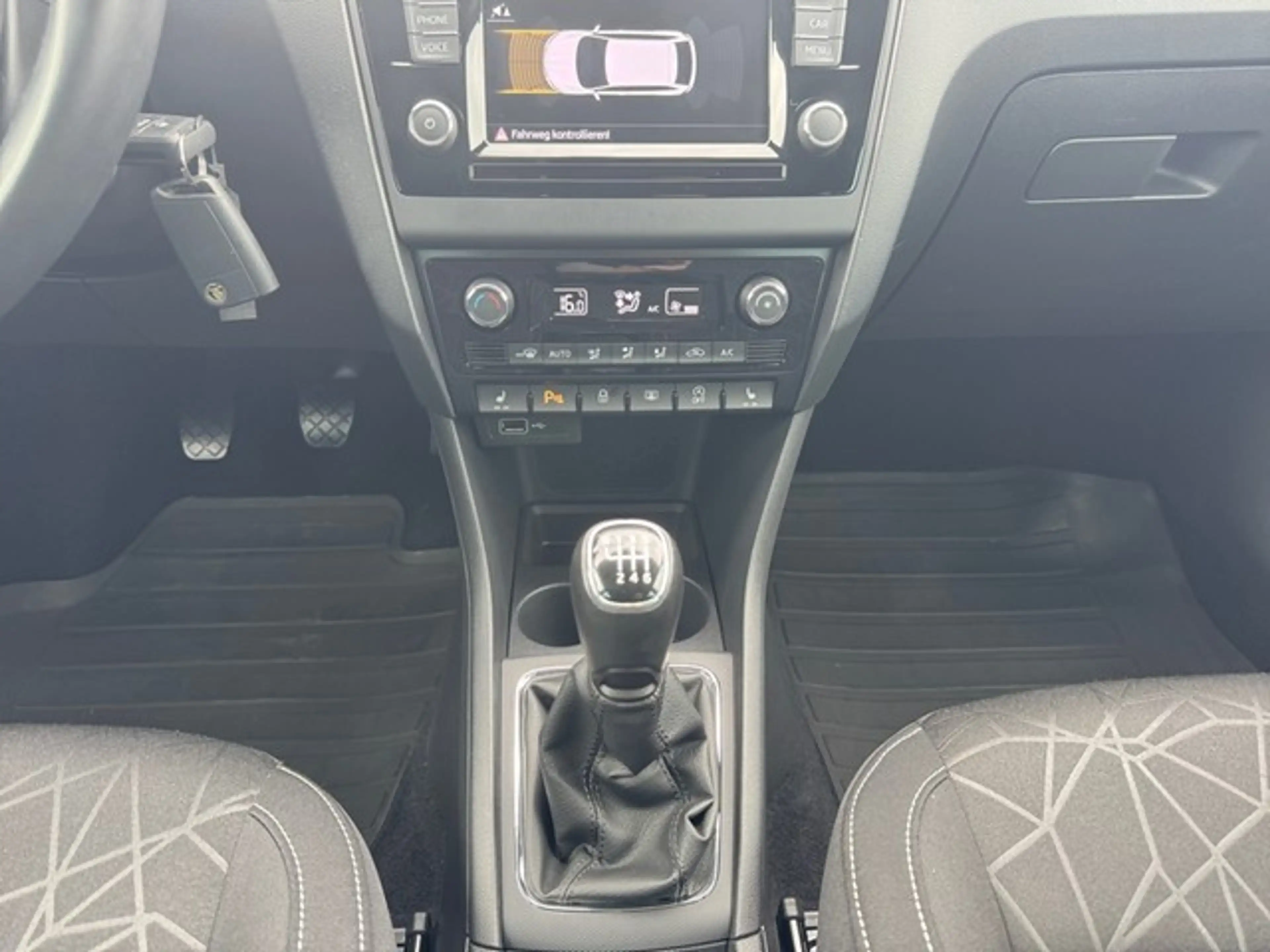 Skoda Rapid/Spaceback Rapid Spaceback 1.0TSI Clever — photo 15