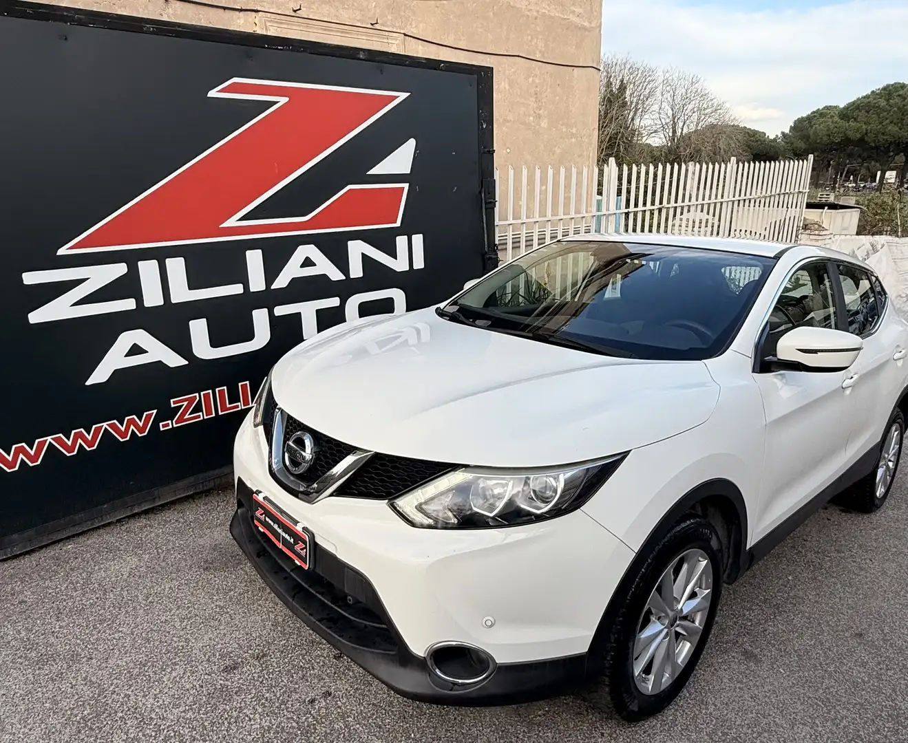 Nissan Qashqai 1.5 dci UNIPRO'..BLUETOOTH..CRUISE..CLIMA BIZONA.. Blanco - 1