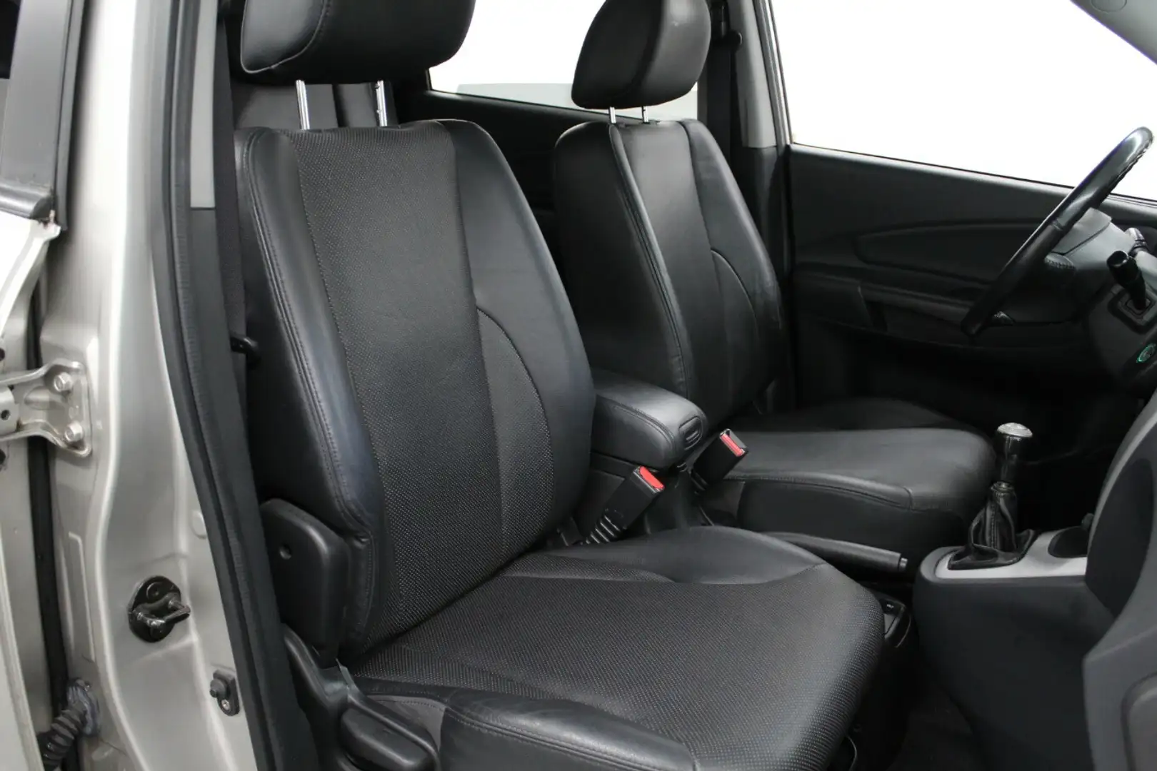 Hyundai TUCSON 2.0 CVVT GLS 2WD Klima+Leder+16J+WR Stahl! Plateado - 2