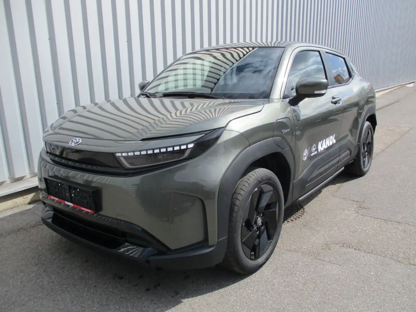 Toyota Urban Cruiser Elektro 61kWh Teamplayer Aut. Grün - 2