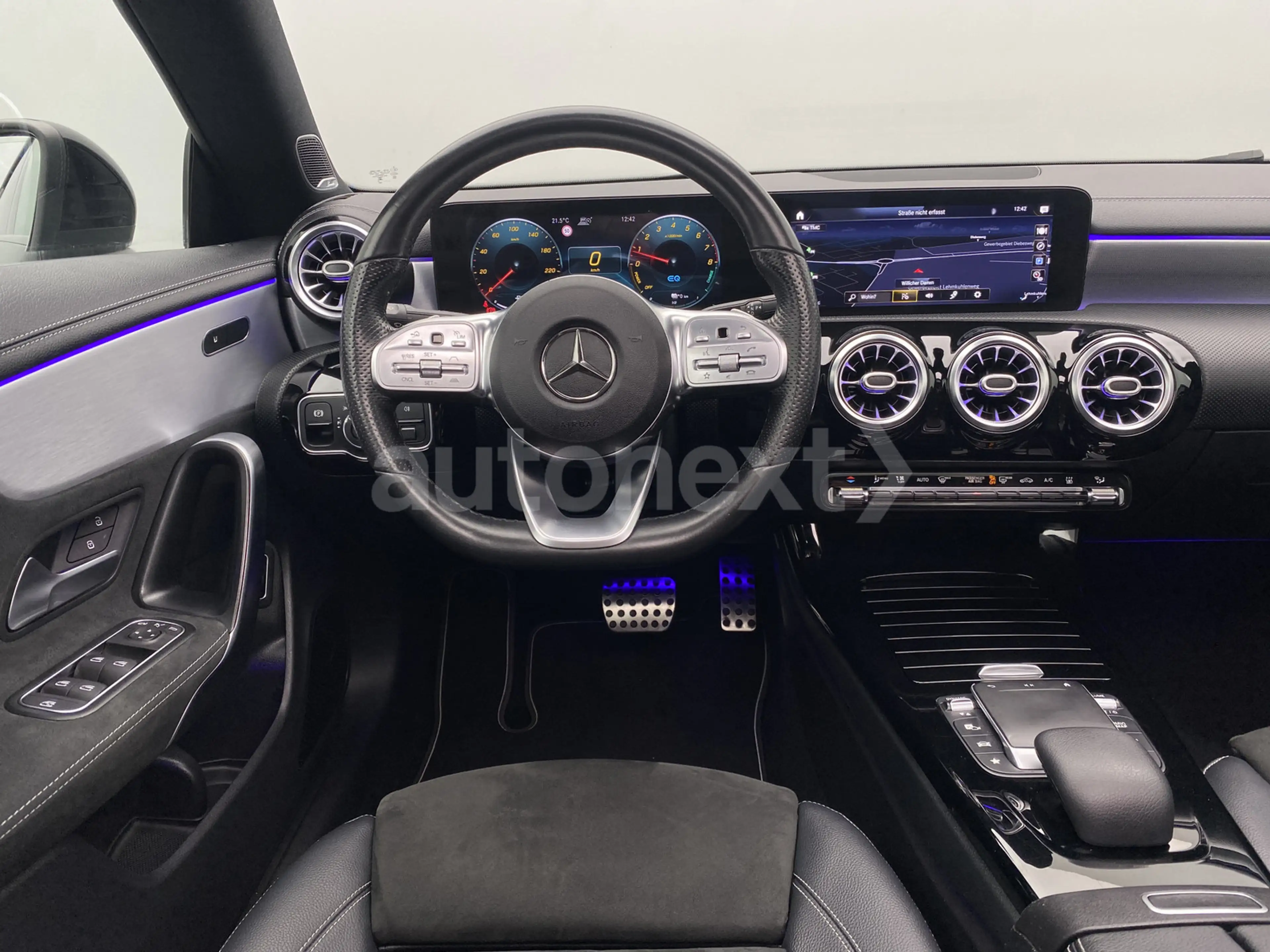 Mercedes-Benz CLA 250 e *2x AMG Line+Night* PANO+Edition 2020 (0496) — photo 2