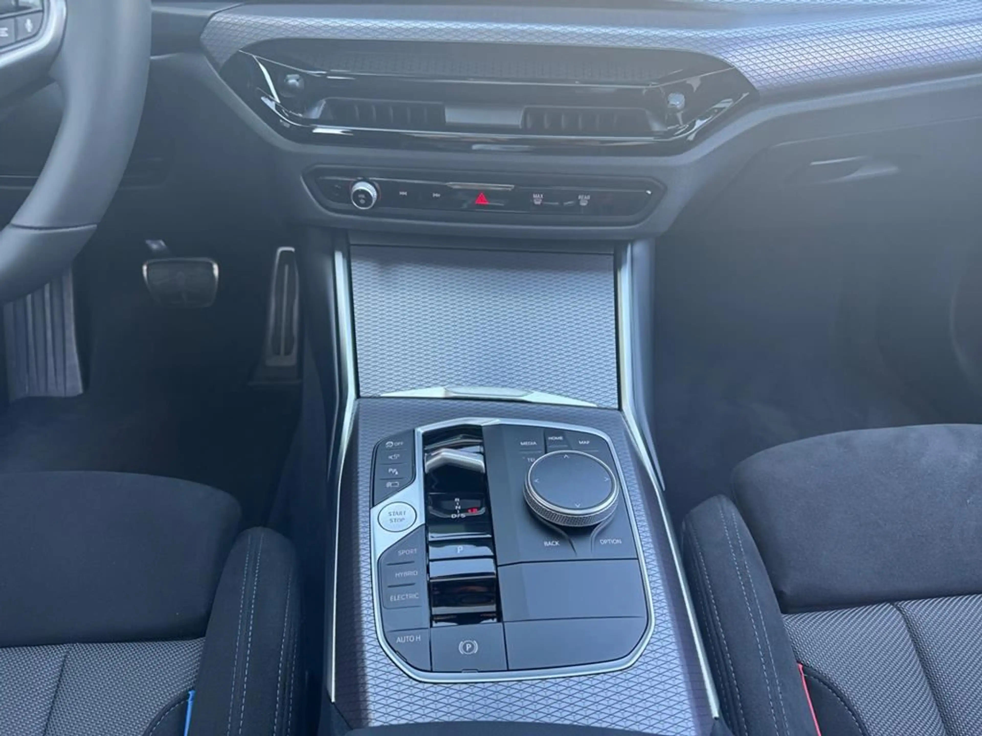BMW 330 M Sport Pro — photo 12