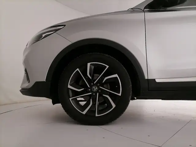 MG ZS view 26