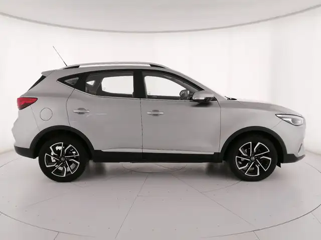 MG ZS view 3