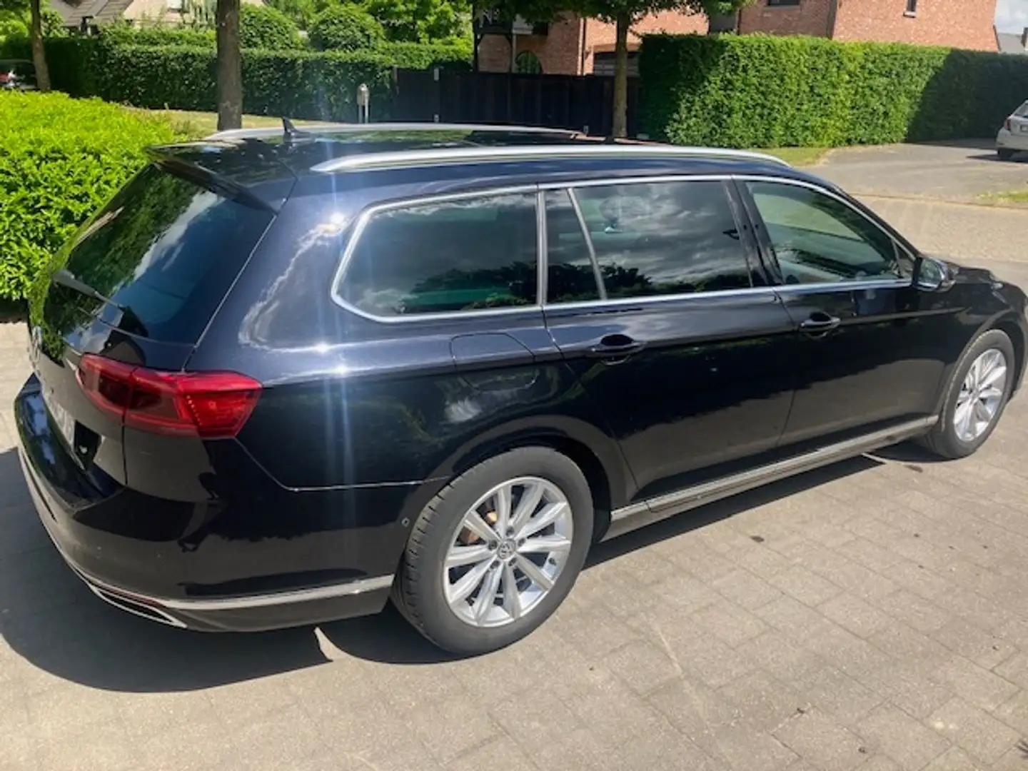 Volkswagen Passat Variant Passat Variant 1.6 TDI SCR DSG Business Zwart - 2