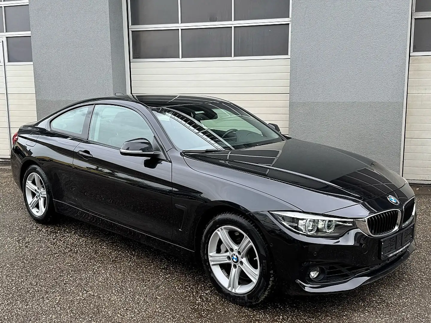 BMW 440 i xDrive Coupe Advantage Aut. Fekete - 1