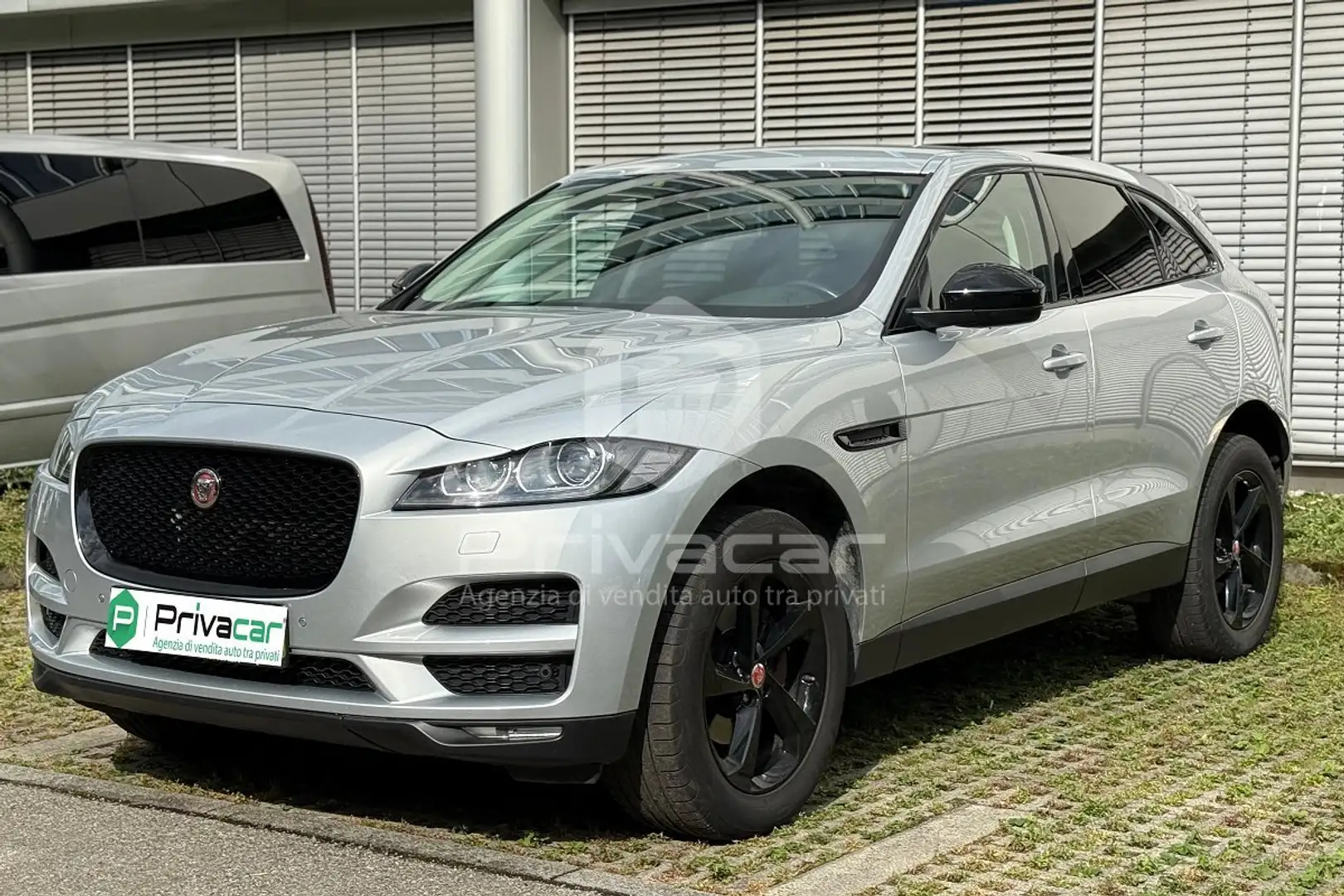 Jaguar F-Pace F-Pace 2.0 D 180 CV AWD aut. Prestige Argent - 1