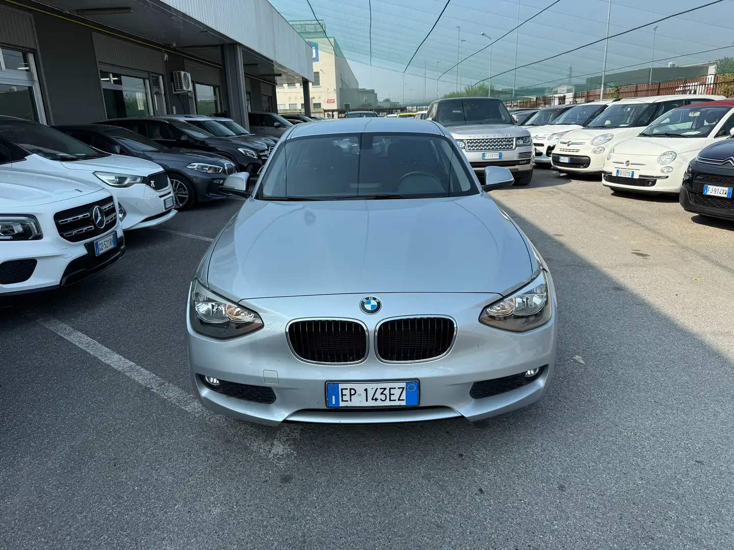 BMW 118 118d 5p Gris - 2