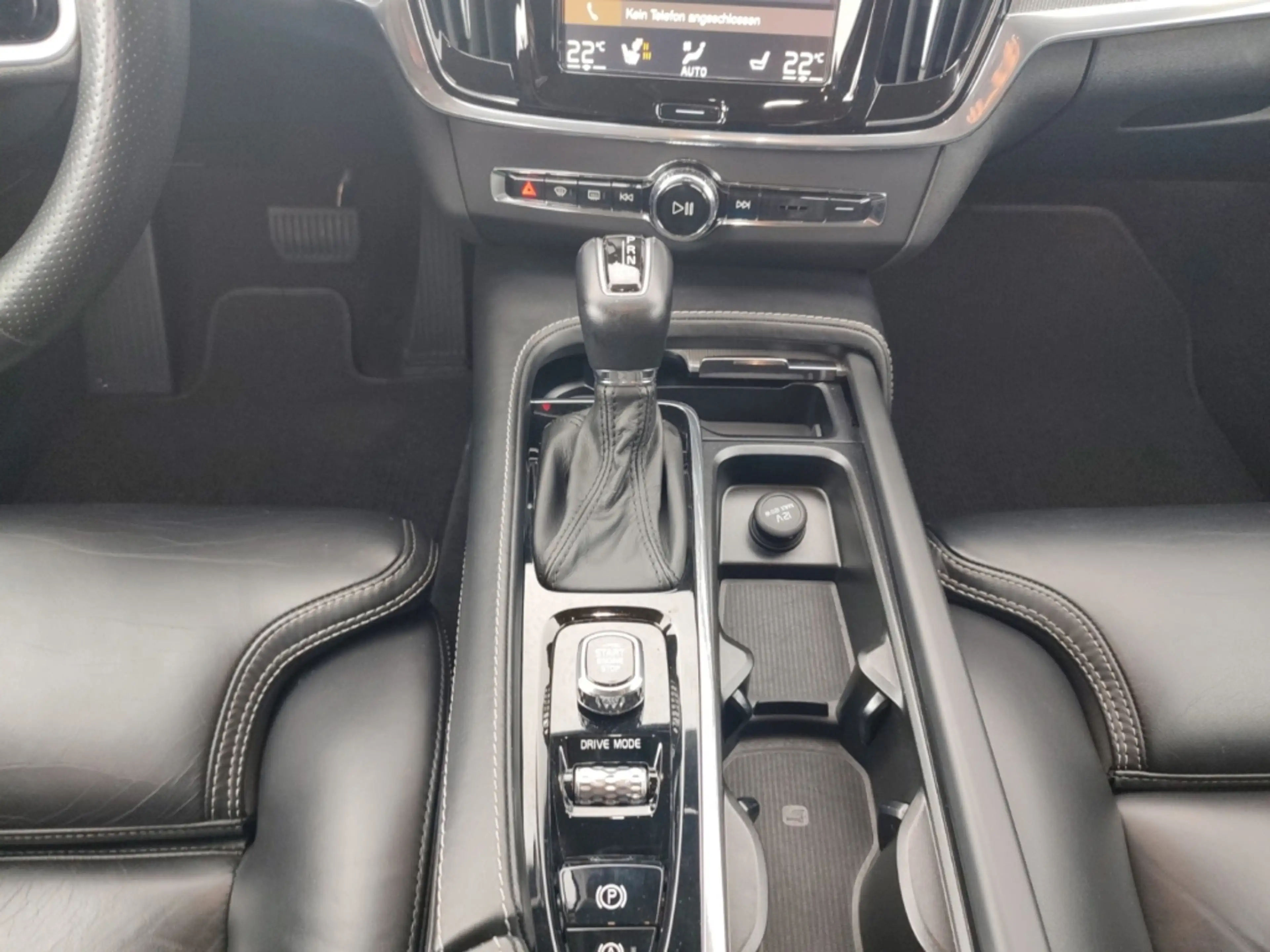 Volvo V90 Cross Country AWD D5 LEDER NAVI AHK AUTOM SHZ FSH — photo 14