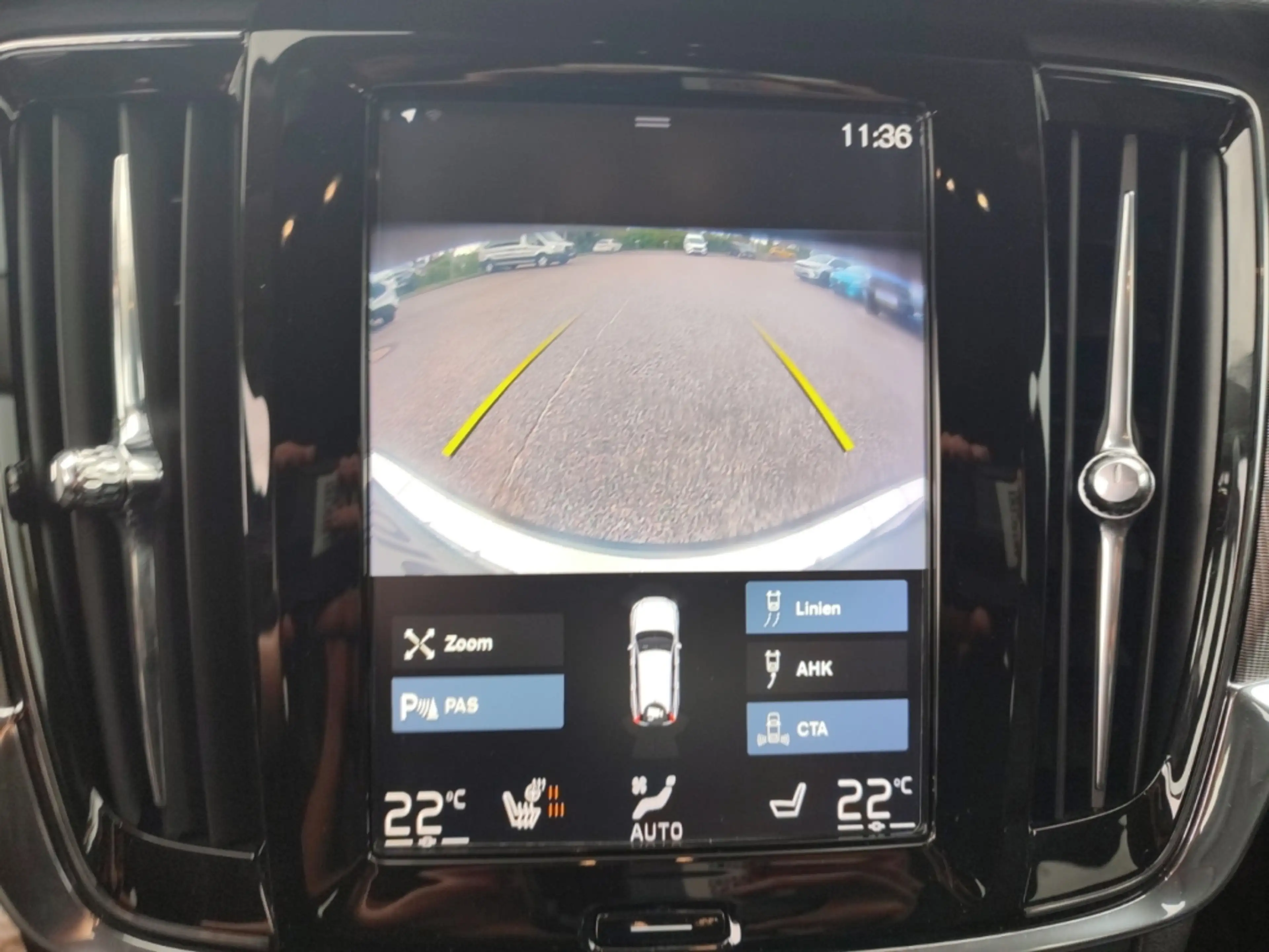 Volvo V90 Cross Country AWD D5 LEDER NAVI AHK AUTOM SHZ FSH — photo 11