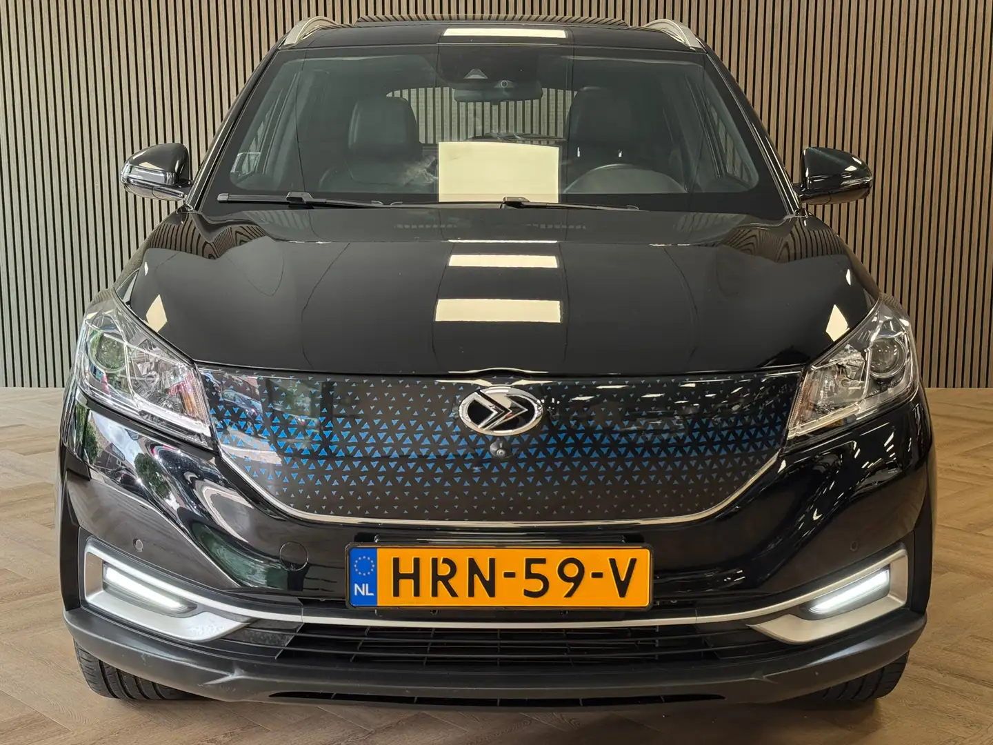 Seres Seres 3 52kWh AUT. PANORAMADAK CAMERA 360° KEYLESS 23.822K Schwarz - 2