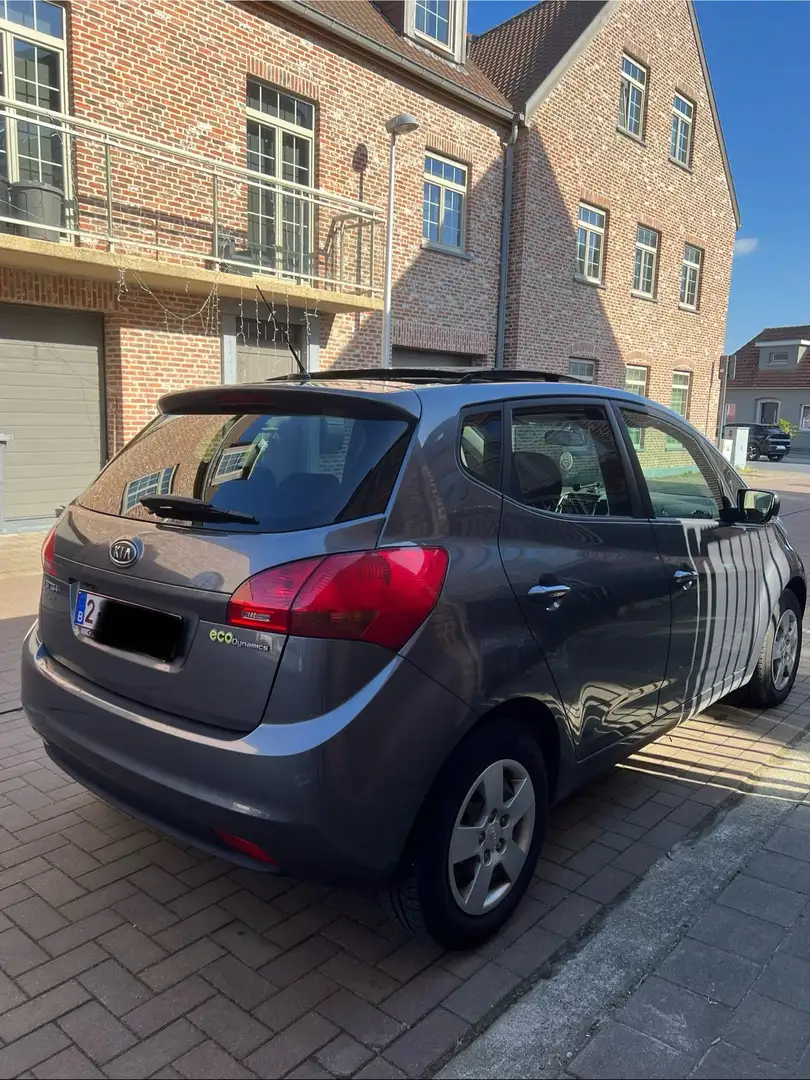 Kia Venga 1.4 CRDi 90 Attract Grijs - 2