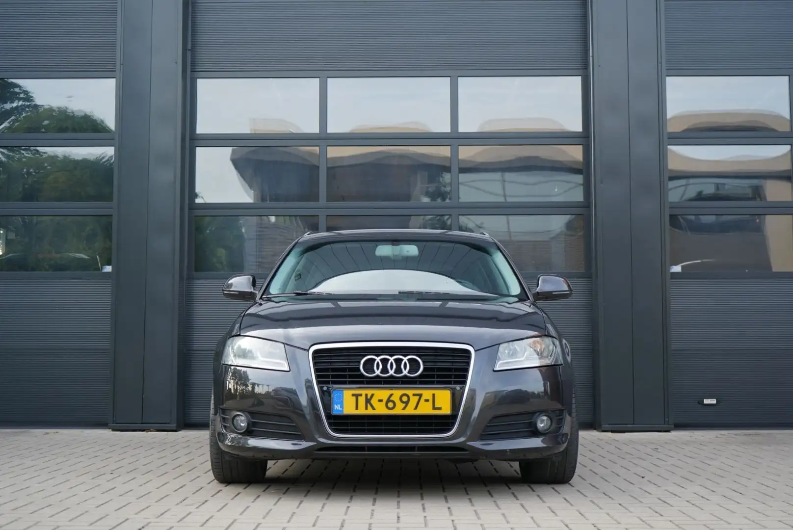 Audi A3 1.4 TFSI S-edition Grijs - 2