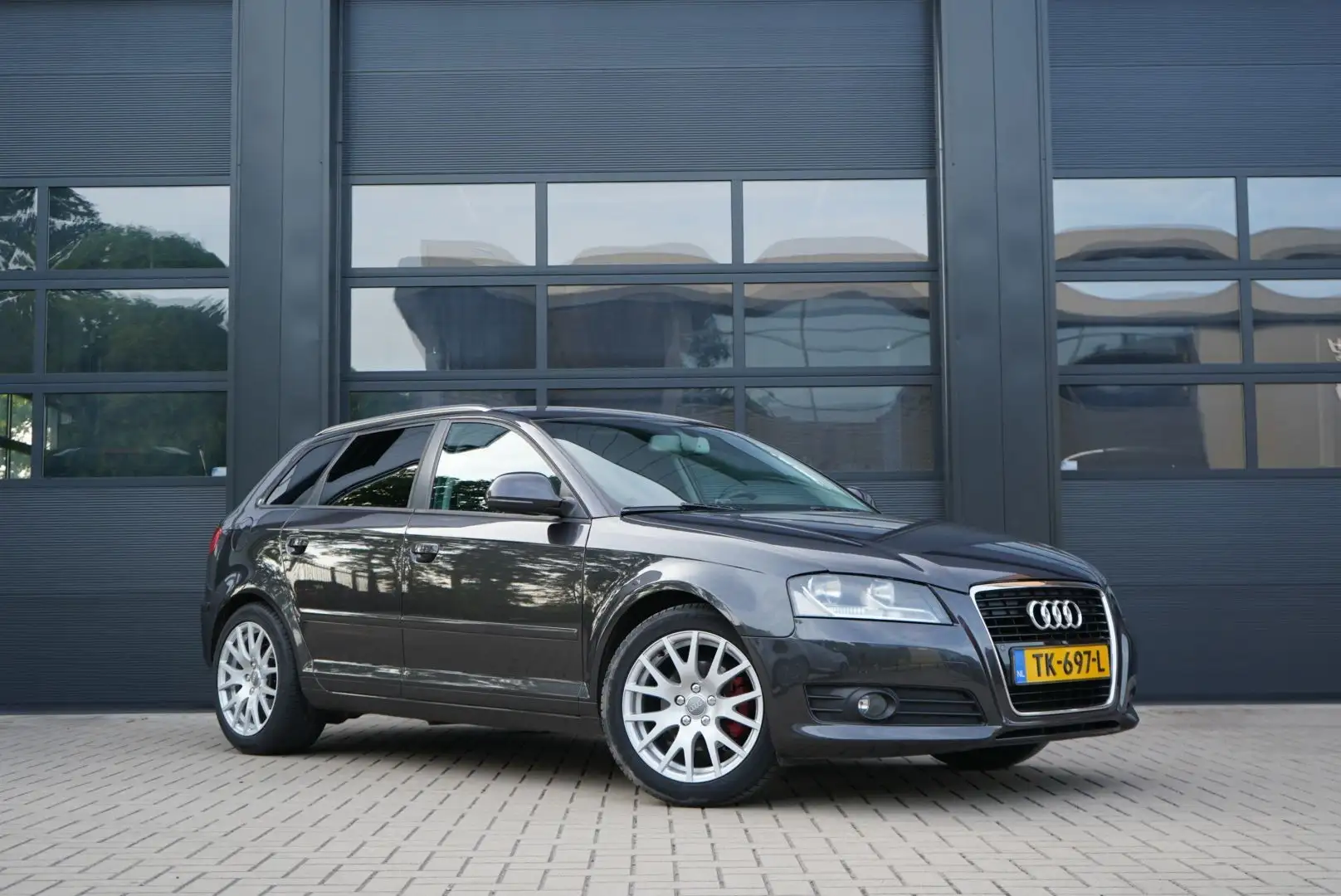 Audi A3 1.4 TFSI S-edition Grijs - 1