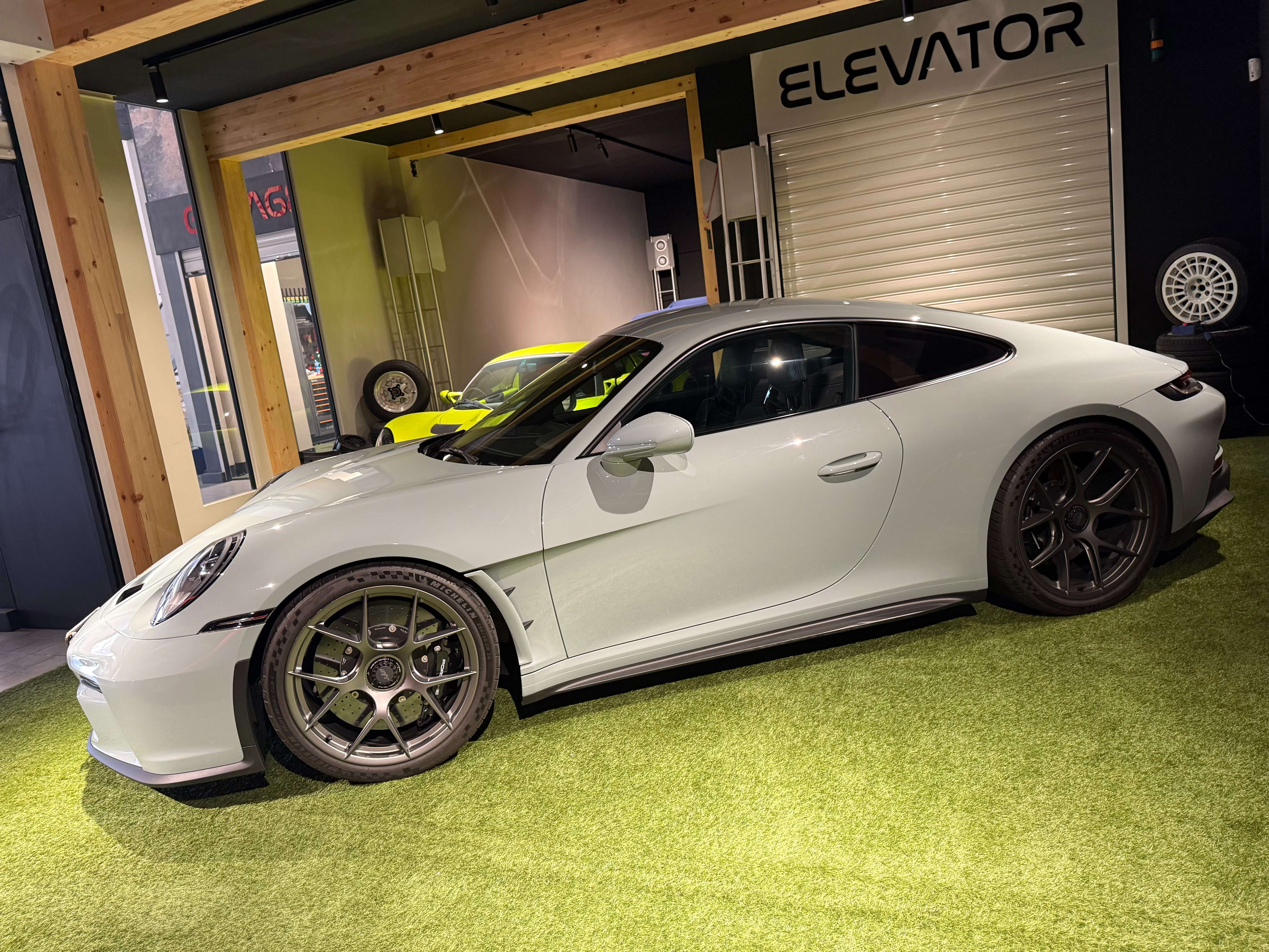Porsche 992