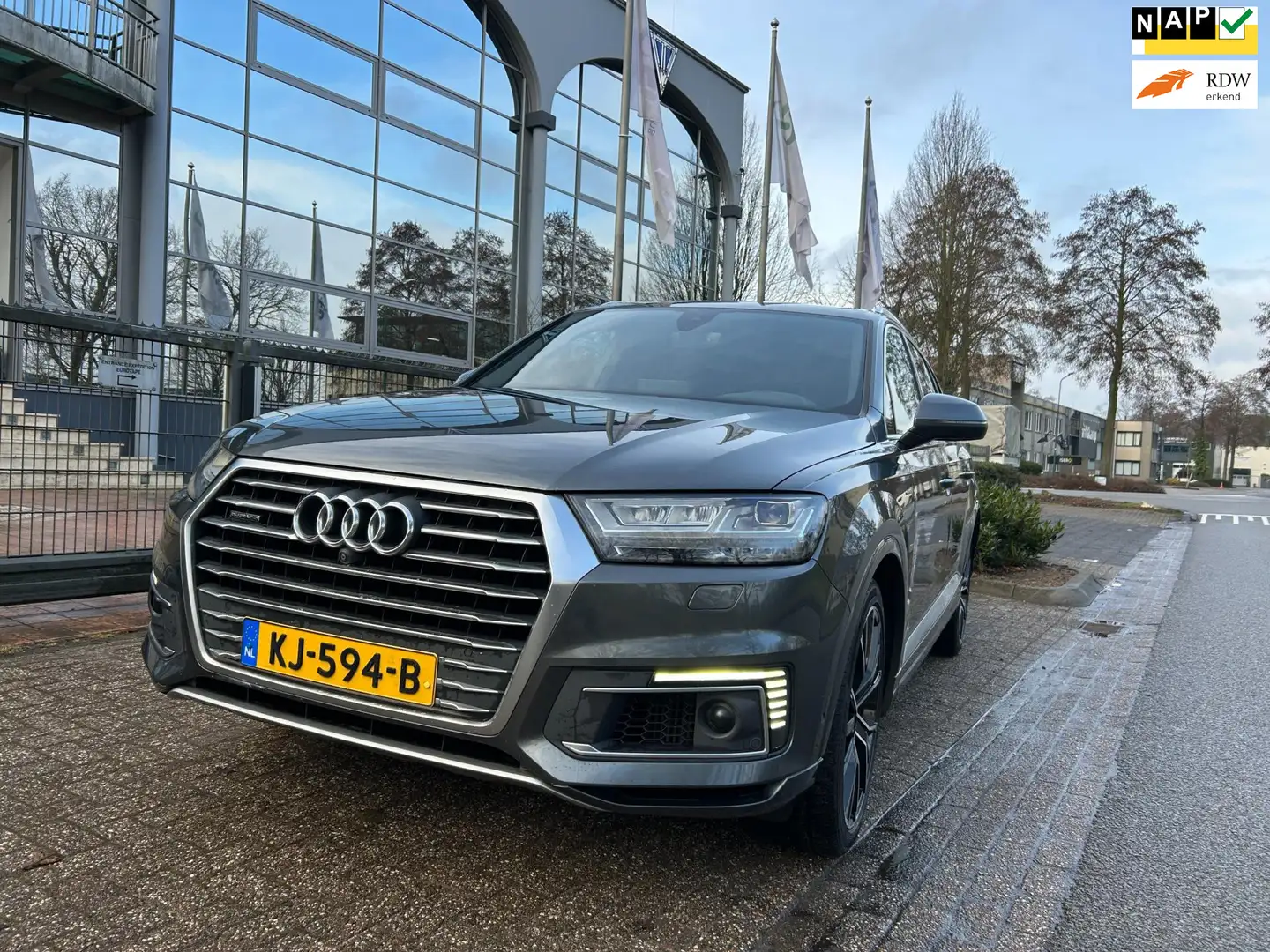 Audi Q7 e-tron 3.0 TDI quattro Sport leder int ,21 inch velgen Grau - 1