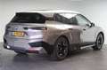 BMW iX xDrive50 High Executive / Panoramadak / Trekhaak / Grijs - thumbnail 3