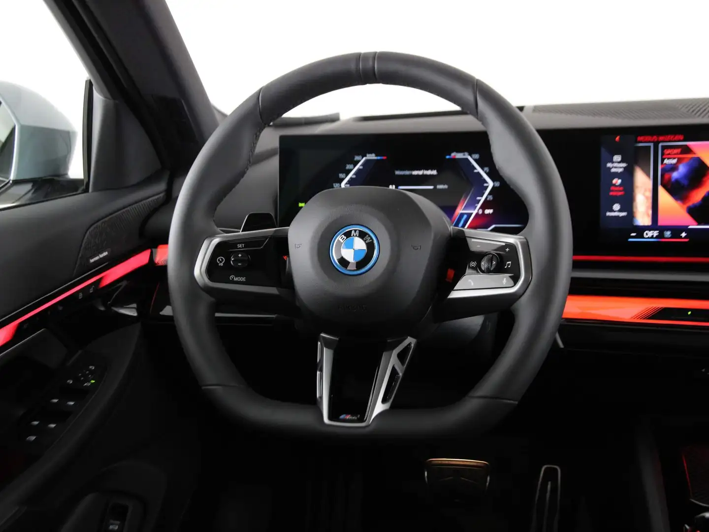 BMW i5 Touring eDrive40 M Sport Edition 84 kWh Grijs - 2