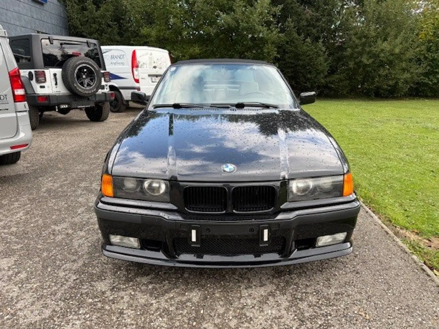 BMW 325 325i Cabrio Schwarz - 2