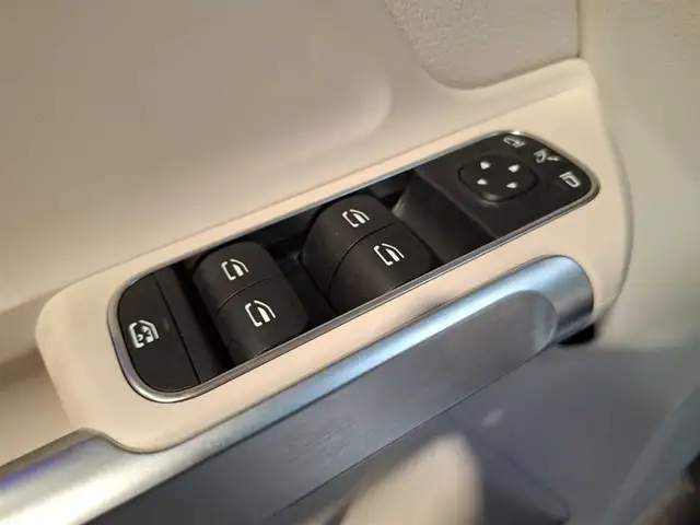 Mercedes-Benz EQB view 15