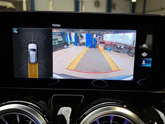 Mercedes-Benz EQB view 12