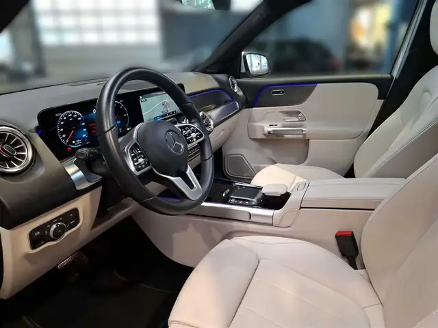 Mercedes-Benz EQB view 8