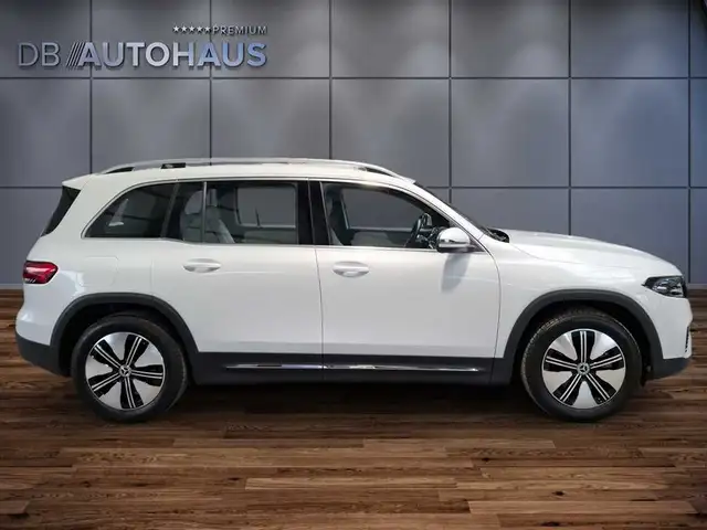 Mercedes-Benz EQB view 3