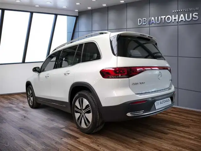 Mercedes-Benz EQB view 6
