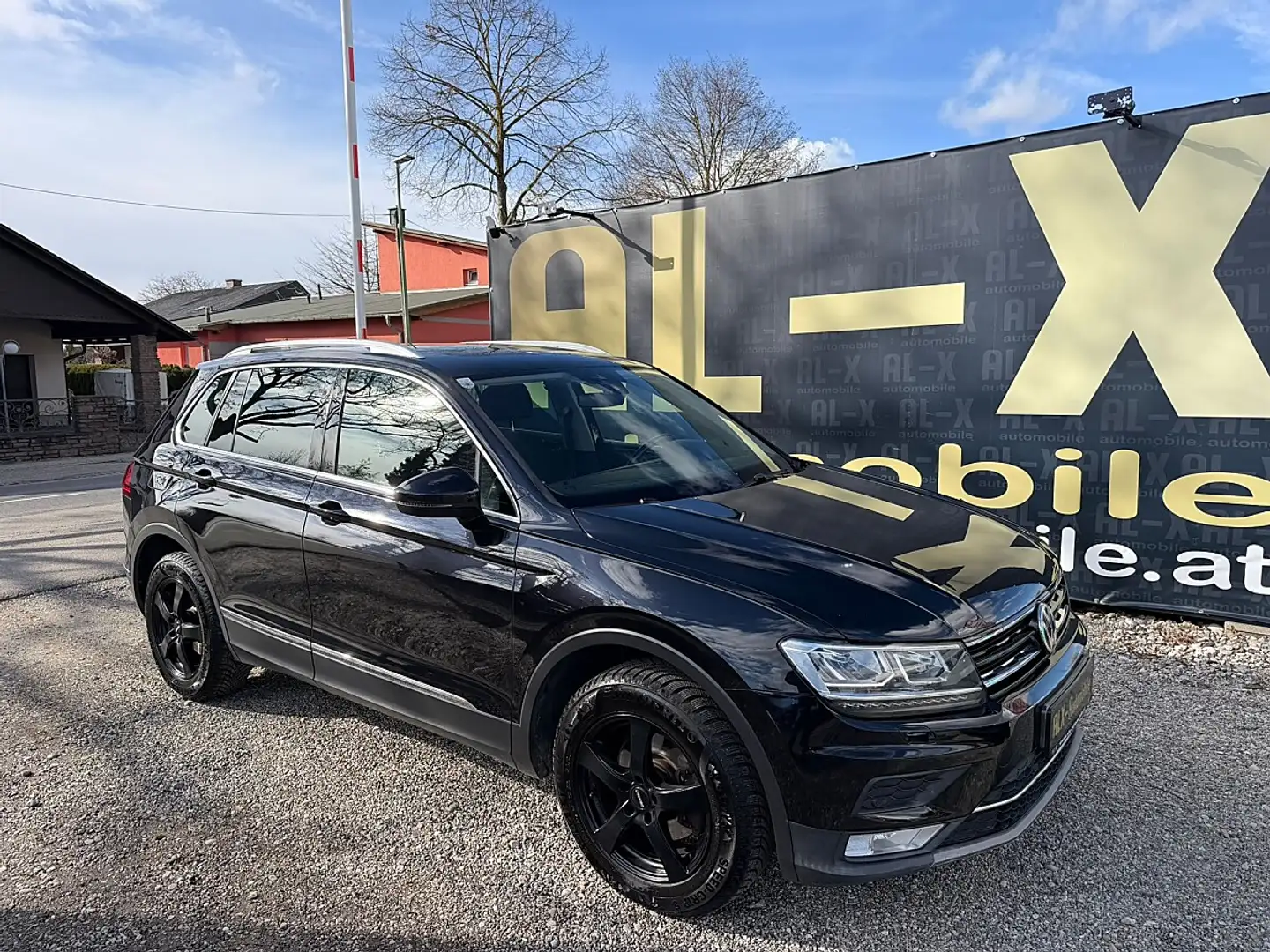Volkswagen Tiguan 2,0 TDI SCR 4Motion Highline DSG Schwarz - 2