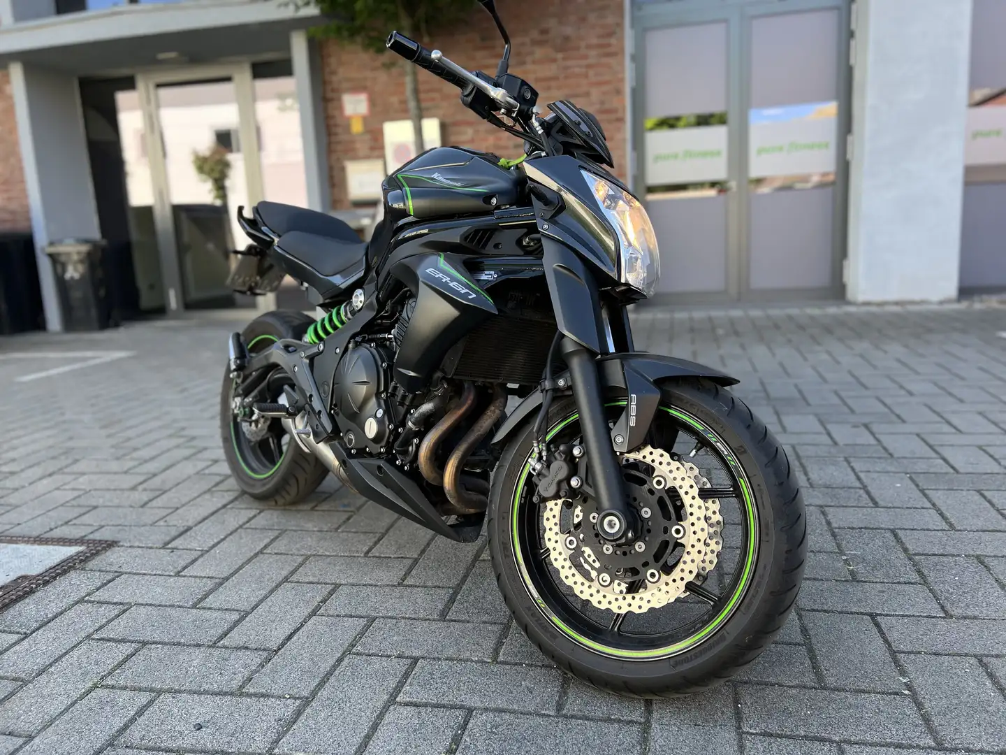 Kawasaki ER - 6 N Schwarz - 2