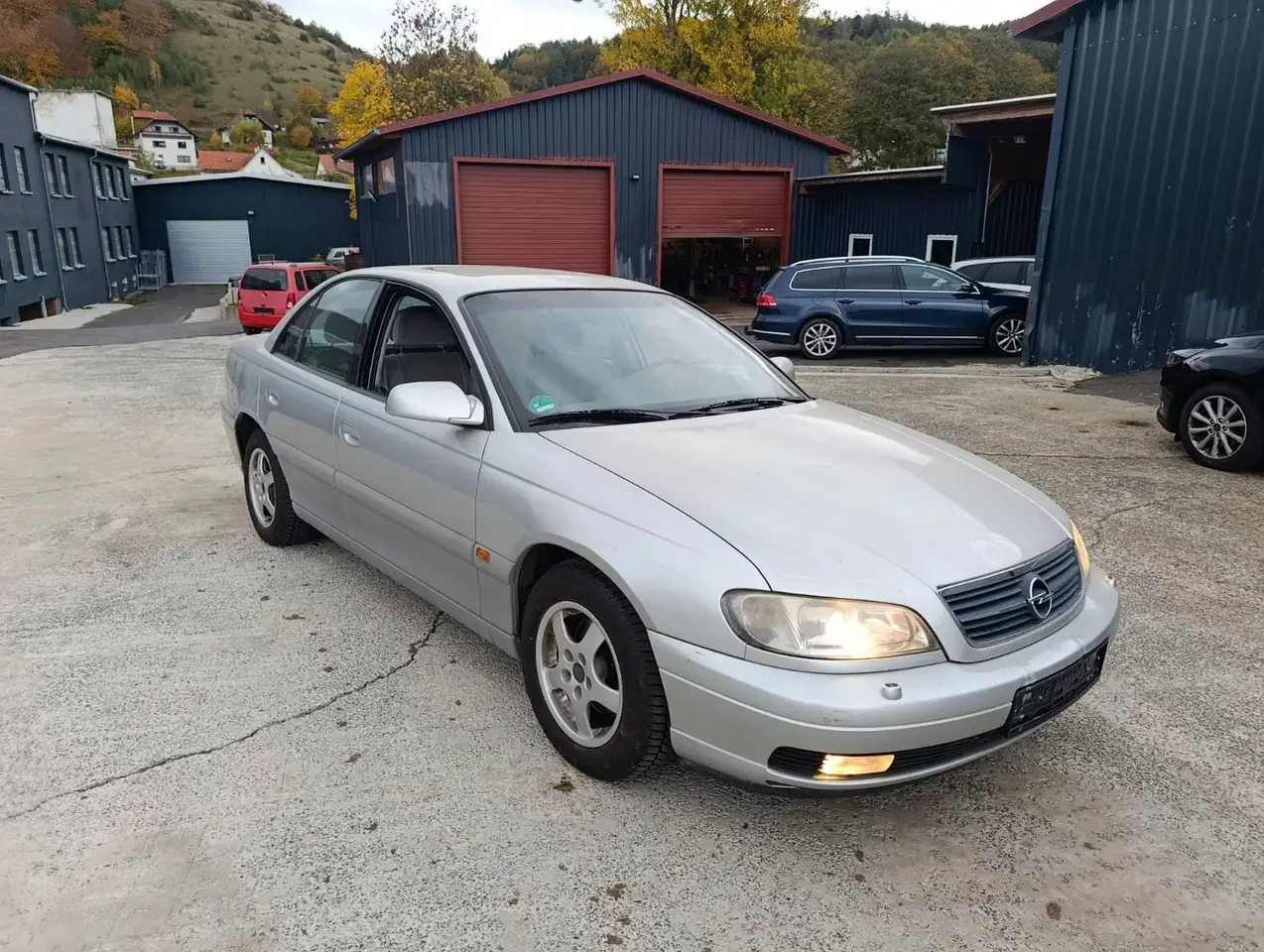 Opel Omega 2.2 16V Elegance — photo 1 of 15