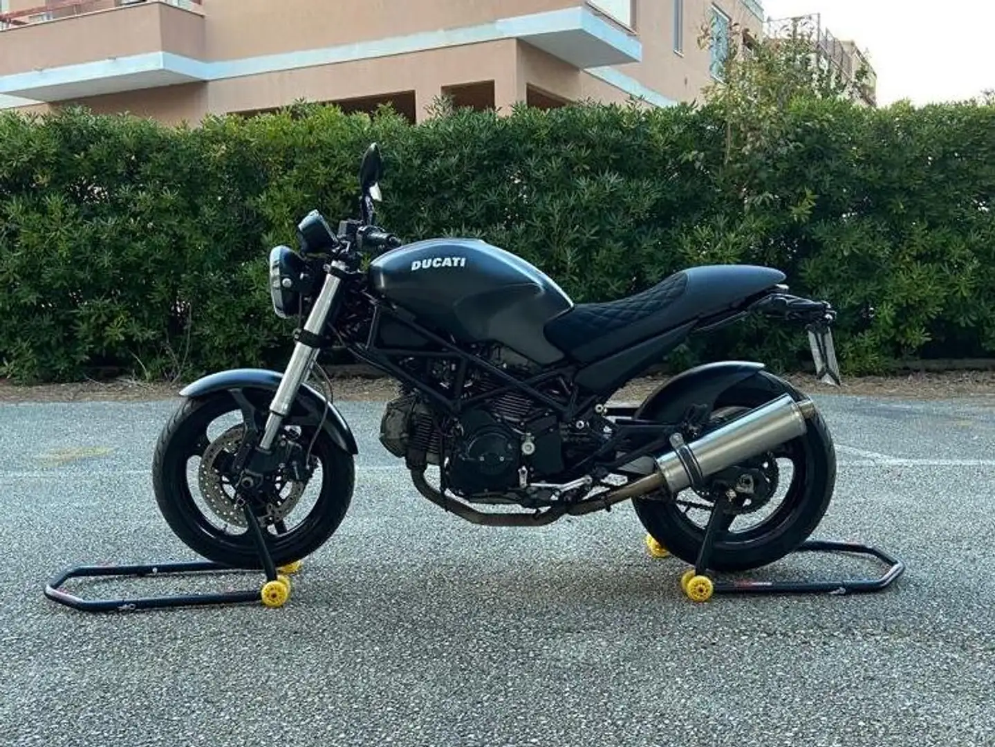 Ducati Monster 695 Dark Schwarz - 1