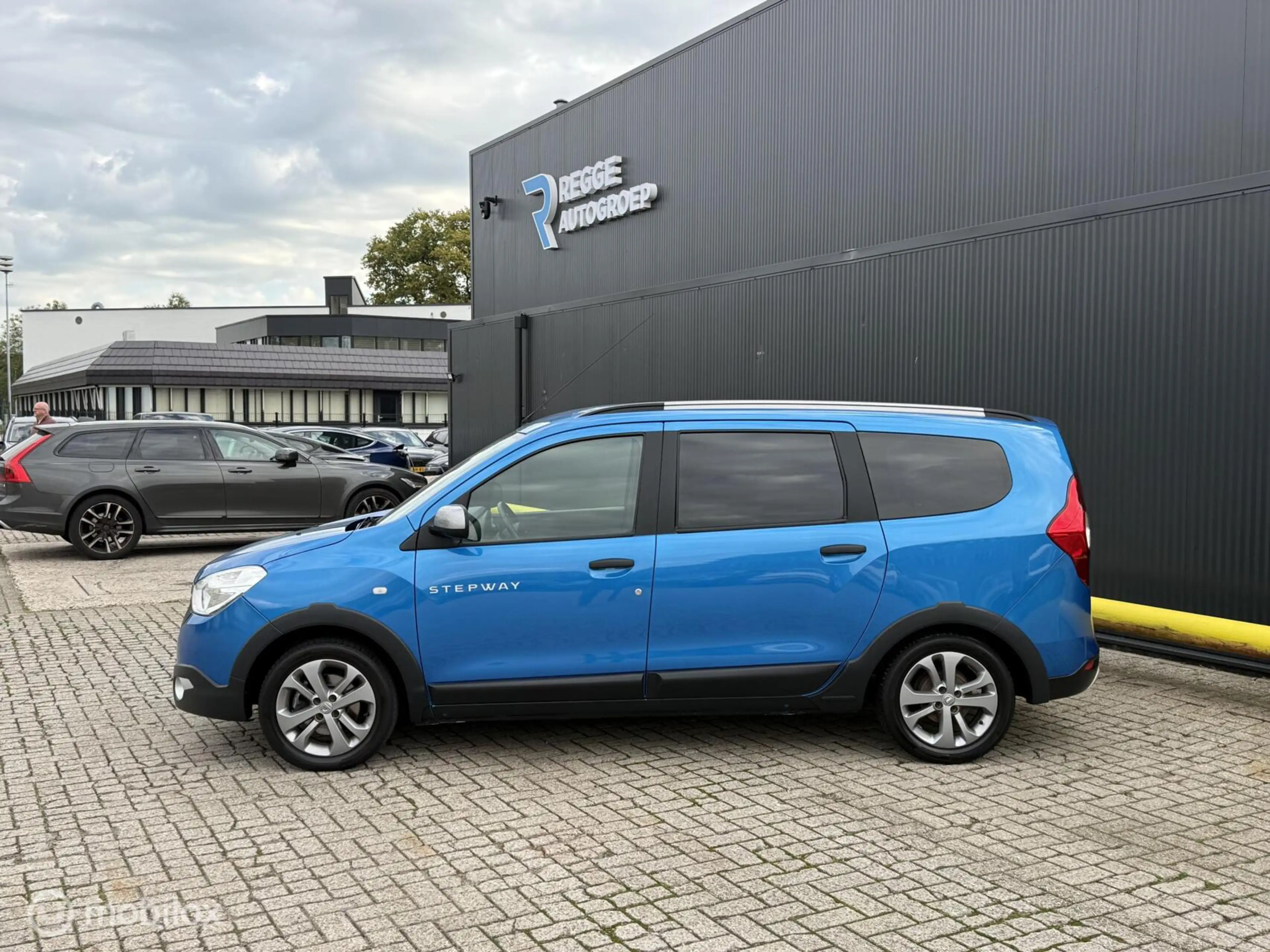 Dacia Lodgy 1.2 TCe Stepway 5p. CRUISE | PDC — photo 7
