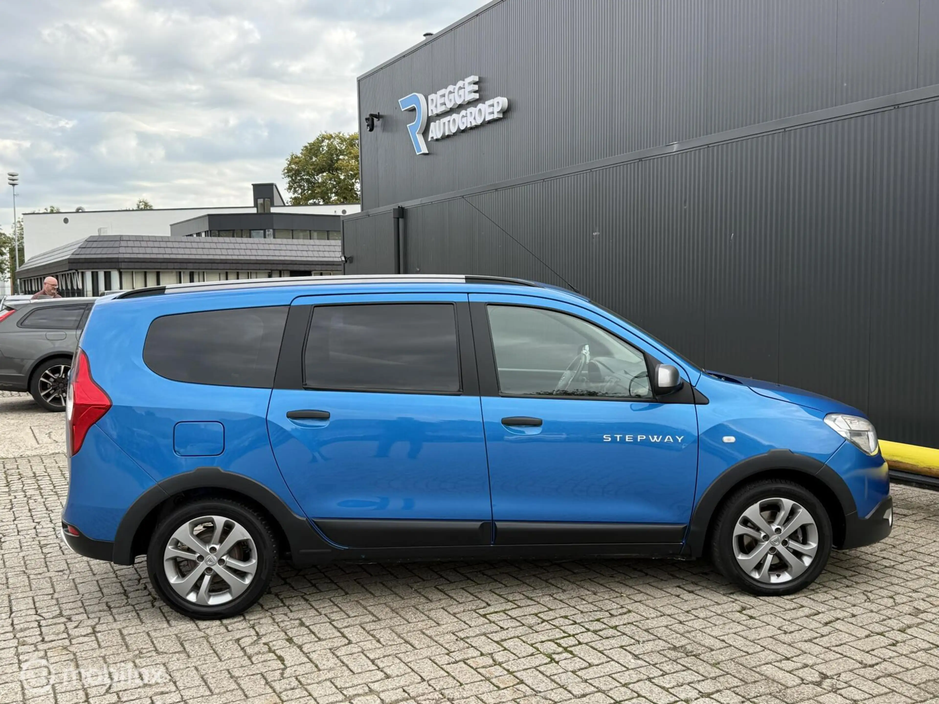 Dacia Lodgy 1.2 TCe Stepway 5p. CRUISE | PDC — photo 9
