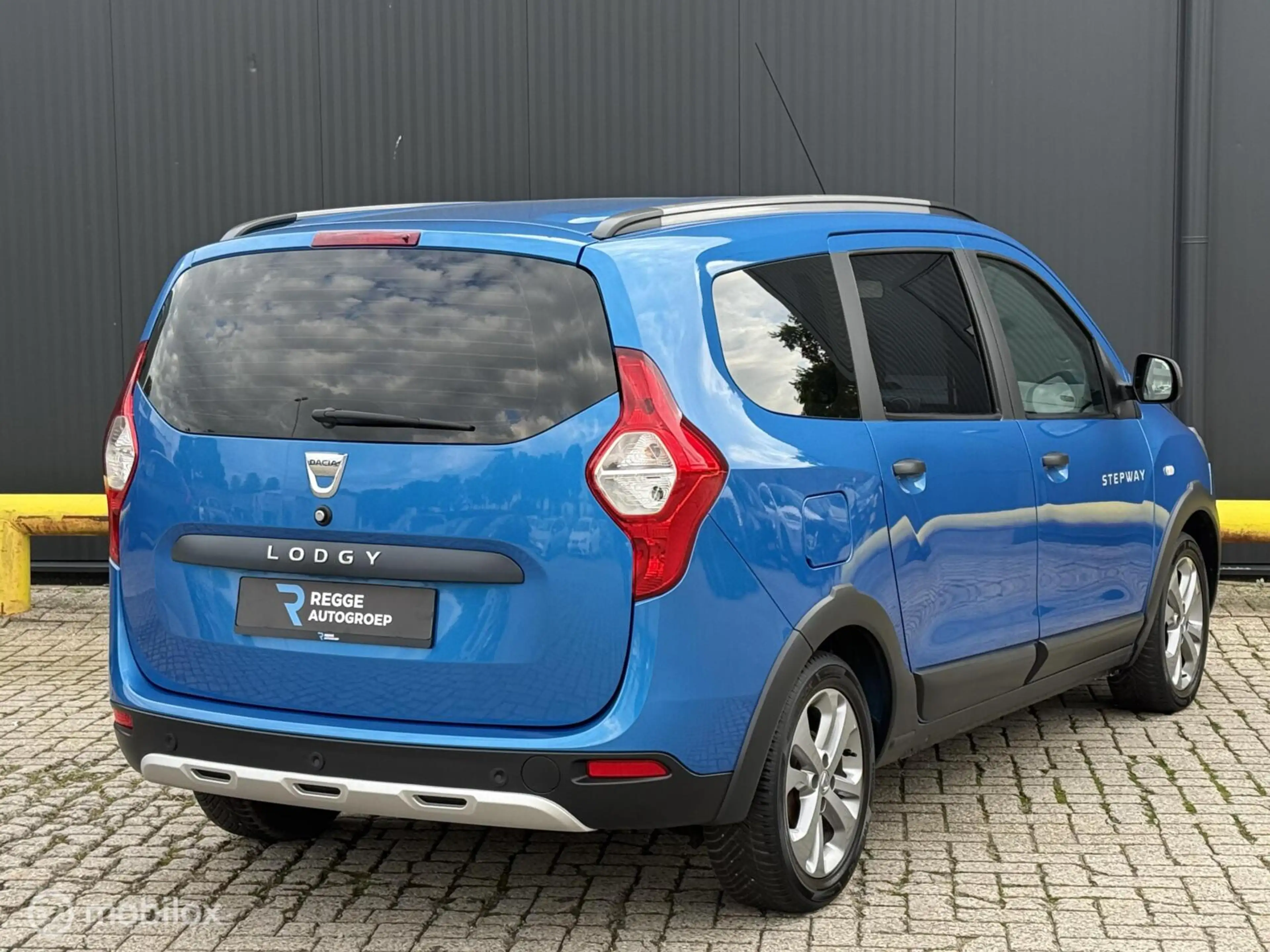 Dacia Lodgy 1.2 TCe Stepway 5p. CRUISE | PDC — photo 3
