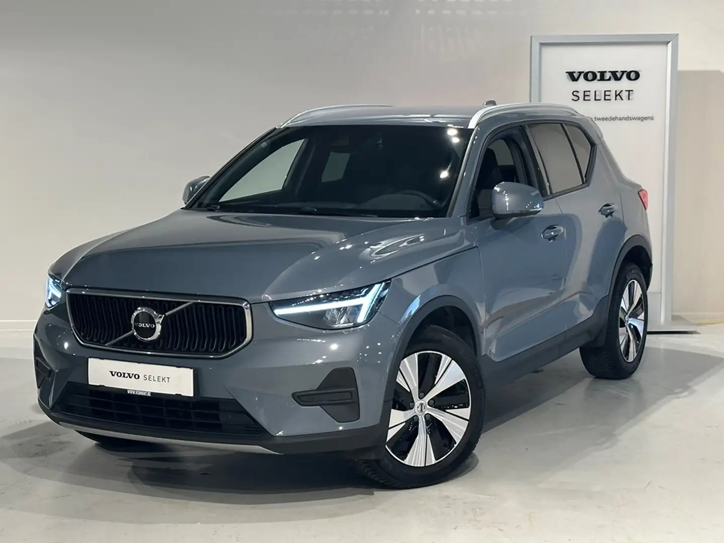 Volvo XC40 T2 Automaat Grijs - 1