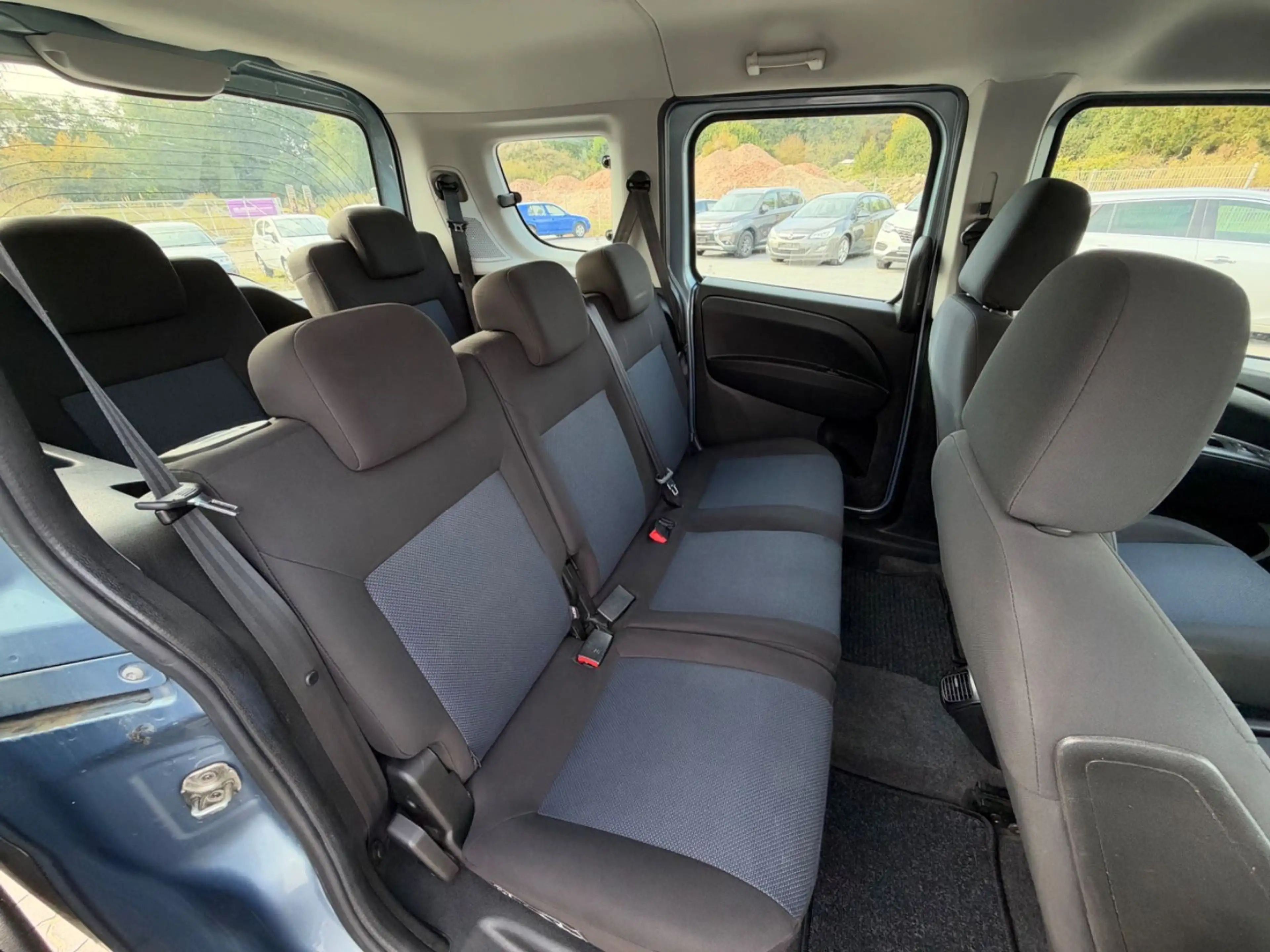 Opel Combo Life Tour *7 Sitzer* — photo 15