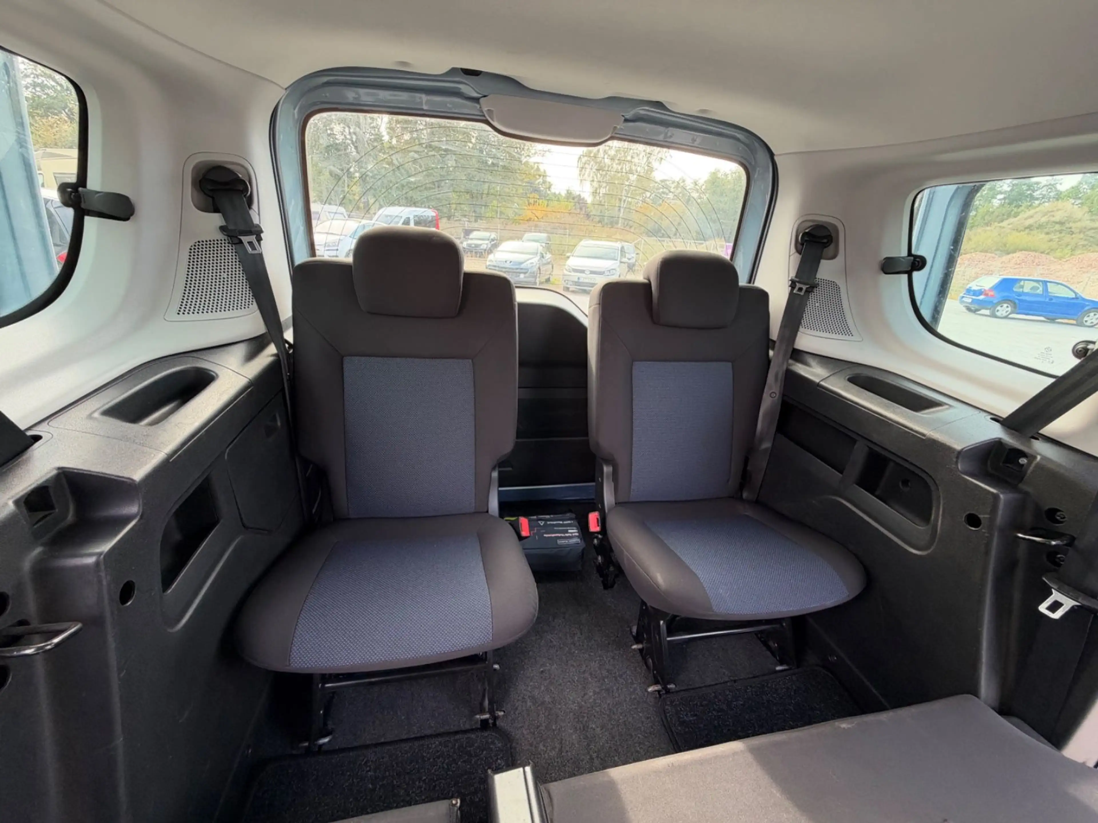 Opel Combo Life Tour *7 Sitzer* — photo 11