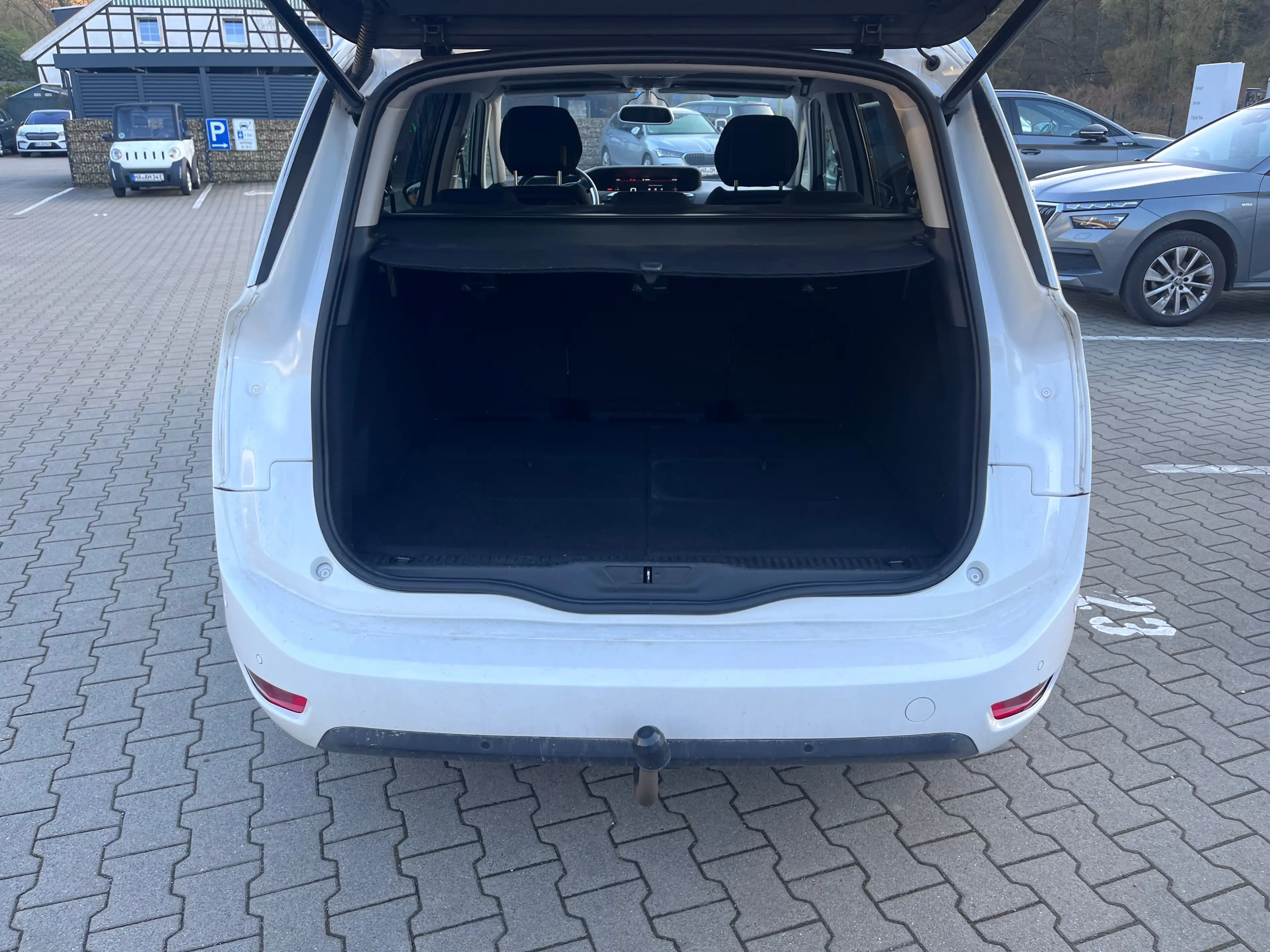 Citroen Grand C4 SpaceTourer Shine — photo 15