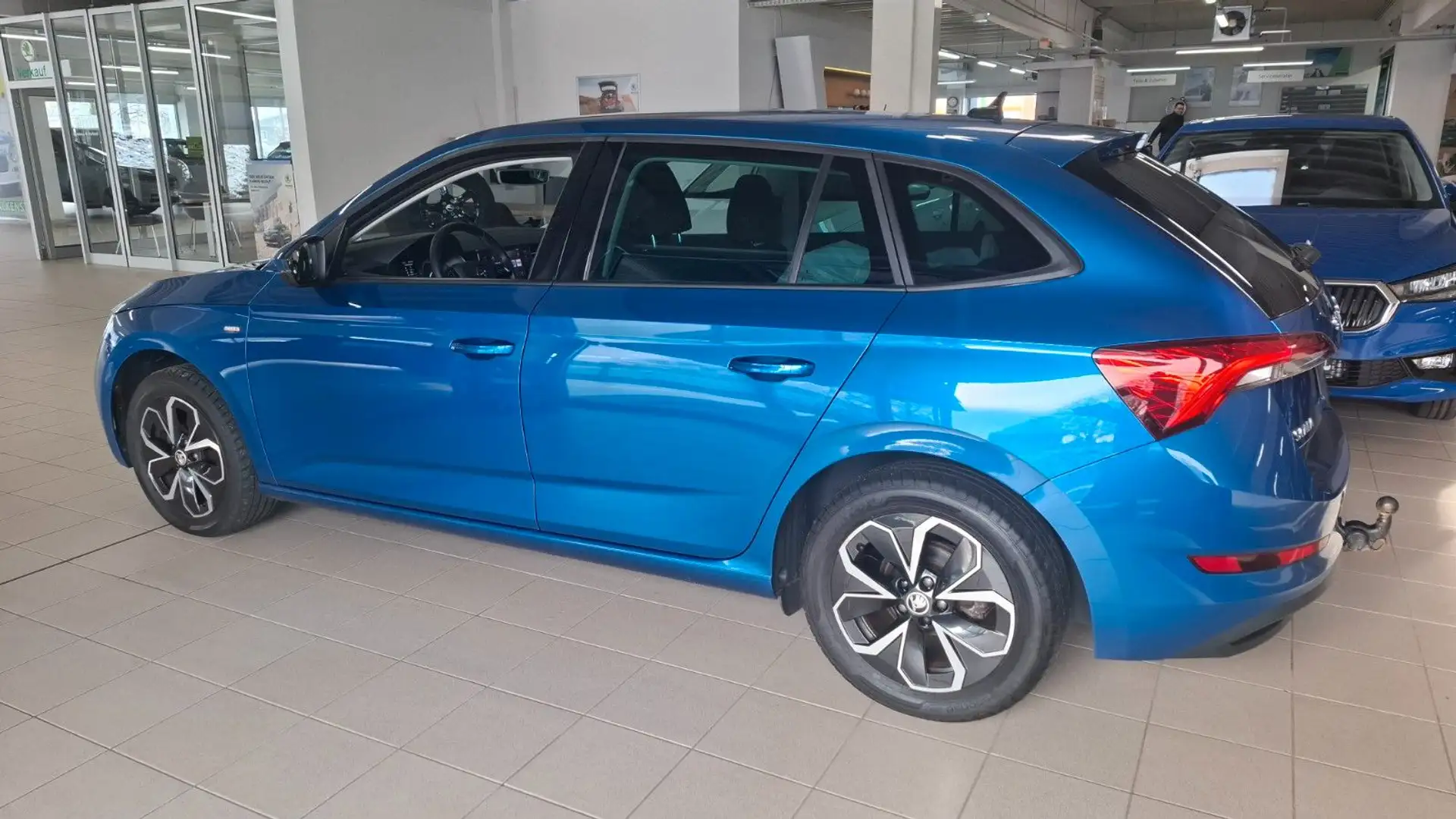 Skoda Scala Drive 125 AHK SmartLink WinterRäder LED Blau - 2