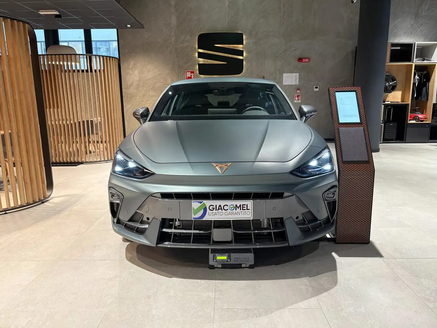 CUPRA Leon 1.5 e-hybrid vz 272cv dsg Grigio - 2