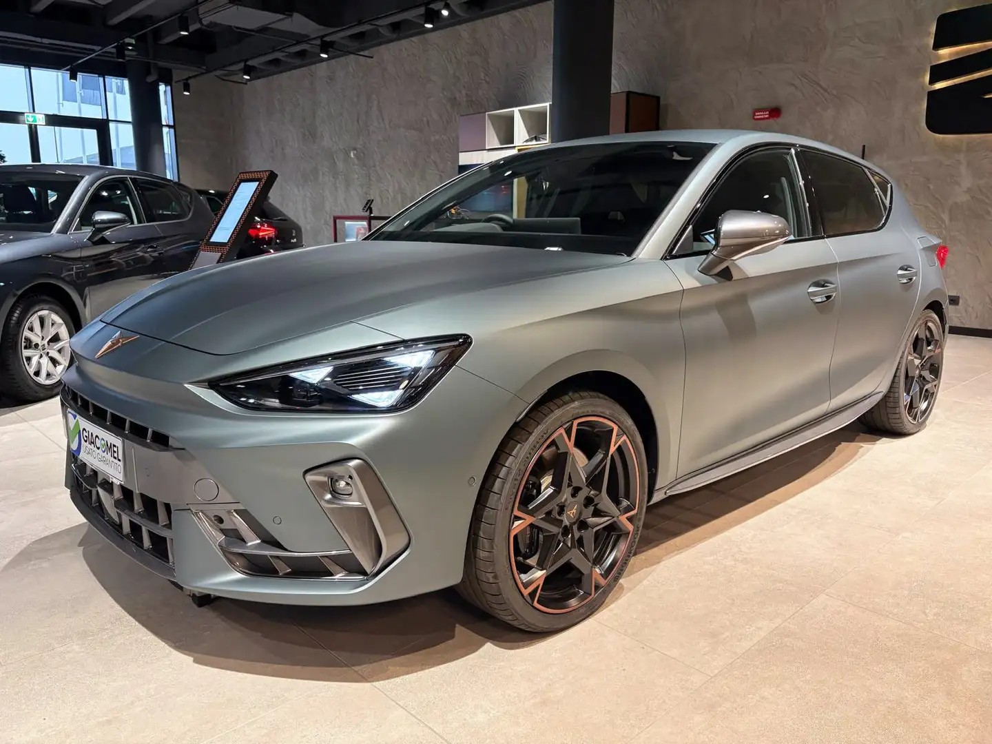 CUPRA Leon 1.5 e-hybrid vz 272cv dsg Grigio - 1