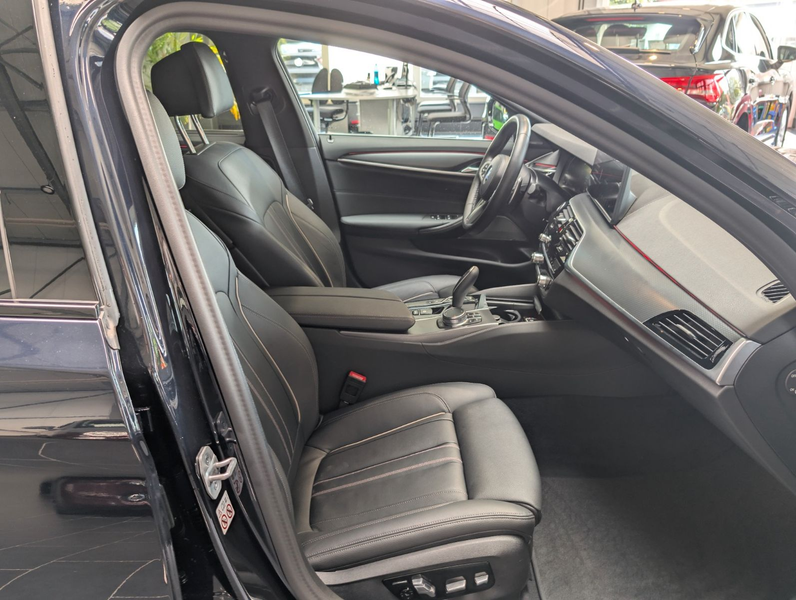 BMW 540 d xDrive Touring M Sport Aut. 1.Hand — photo 11