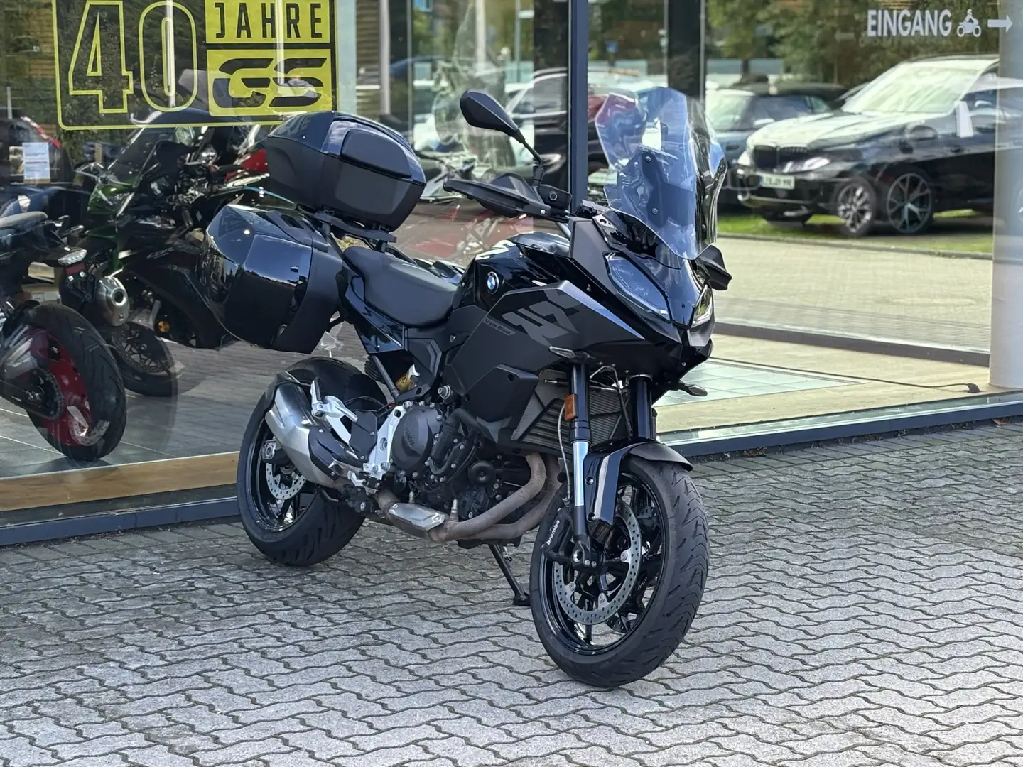 BMW F 900 XR Zwart - 1