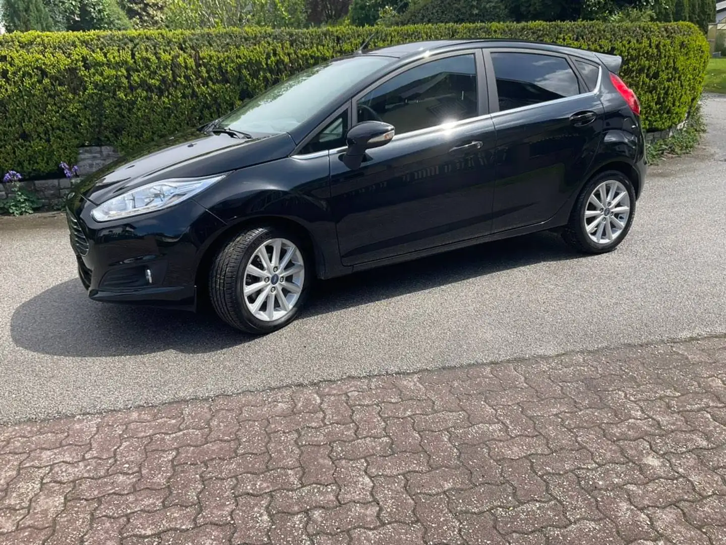 Ford Fiesta Fiesta Titanium 1,0 Start/Stop Titanium Start/Stop Schwarz - 1