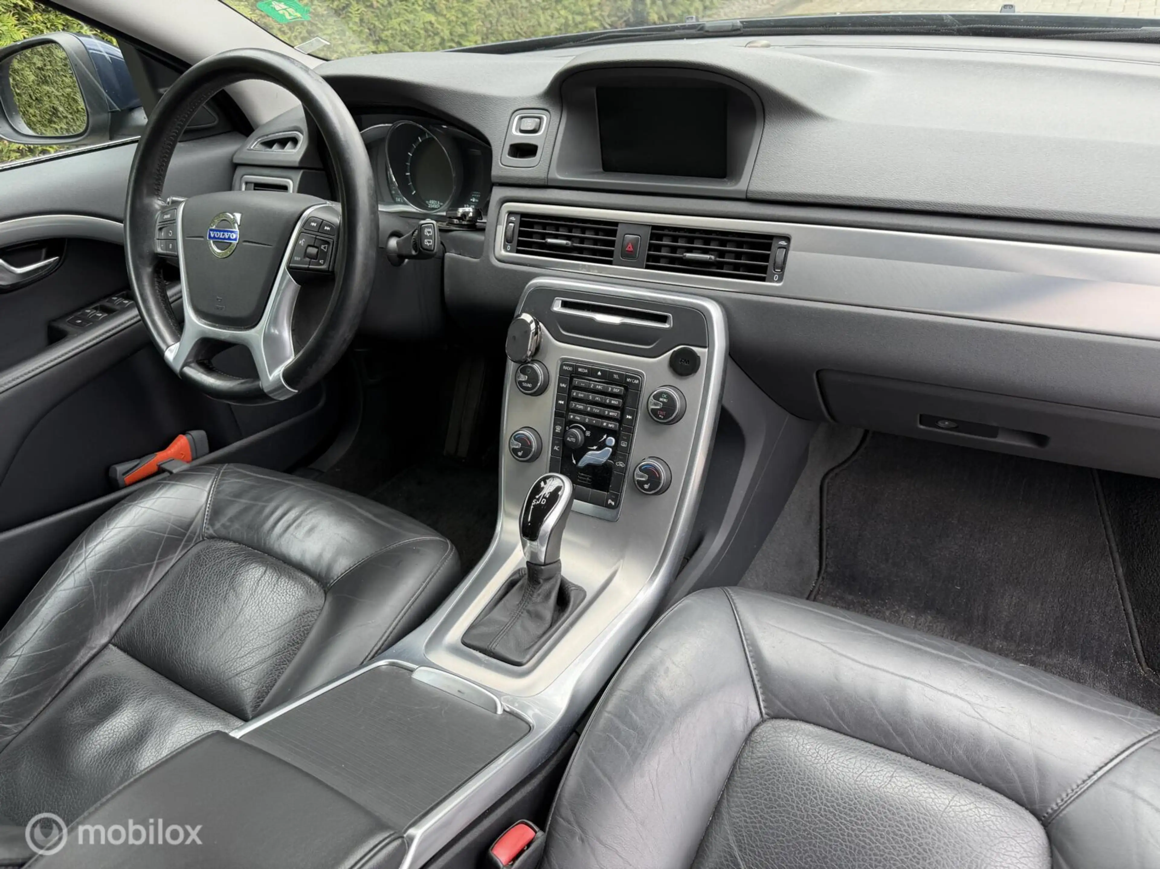 Volvo V70 1.6 T4 Automaat Trekhaak Navi Cruise Leder — photo 9